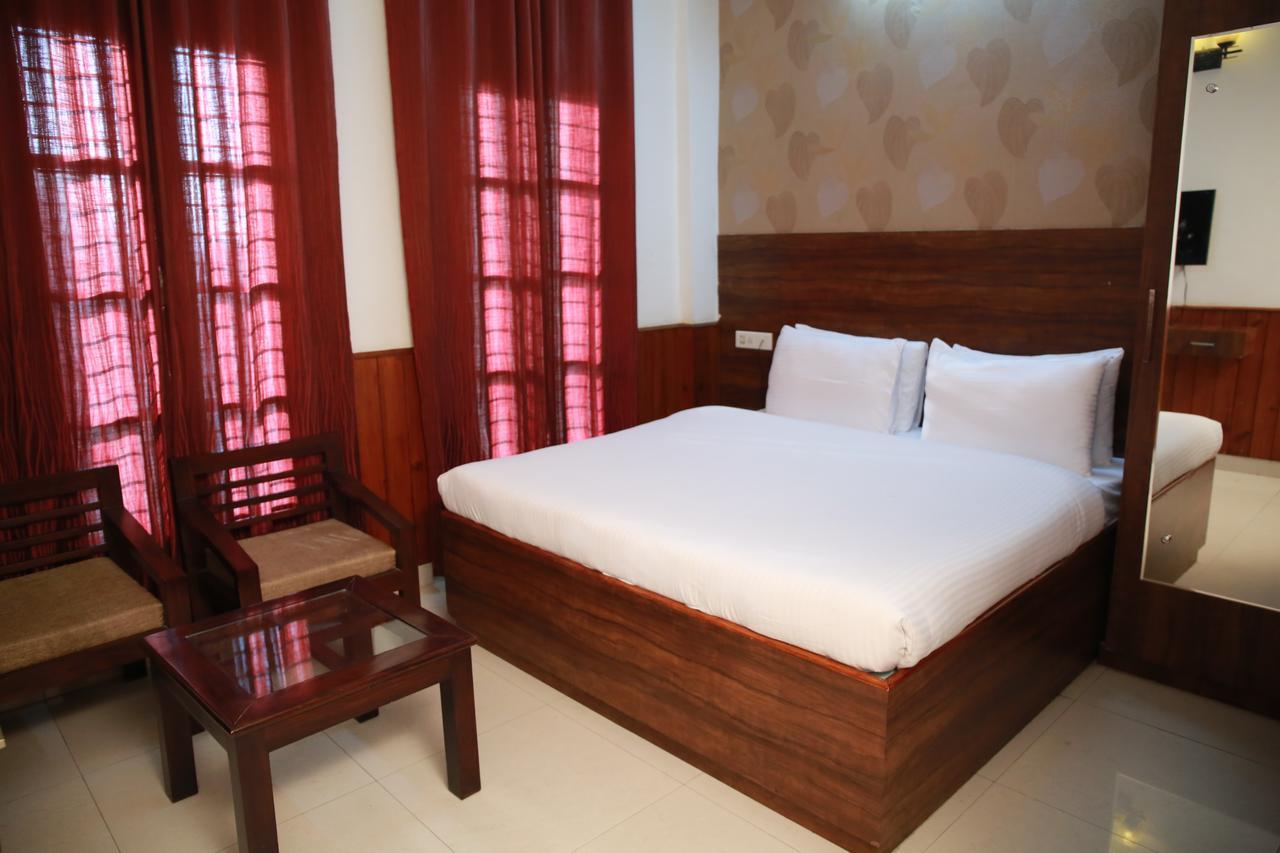 Red Apple Hotel Sangrur Exterior photo